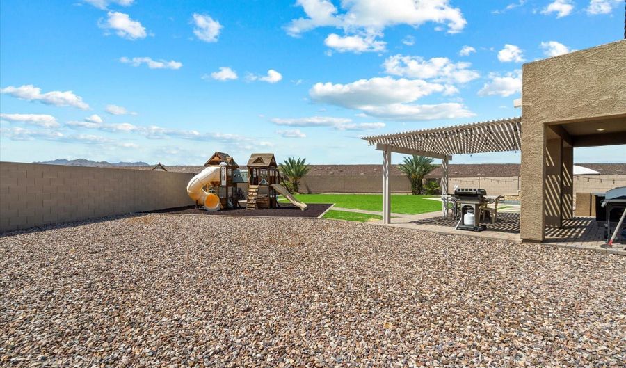 284 N 199TH Dr, Buckeye, AZ 85326 - 3 Beds, 3 Bath