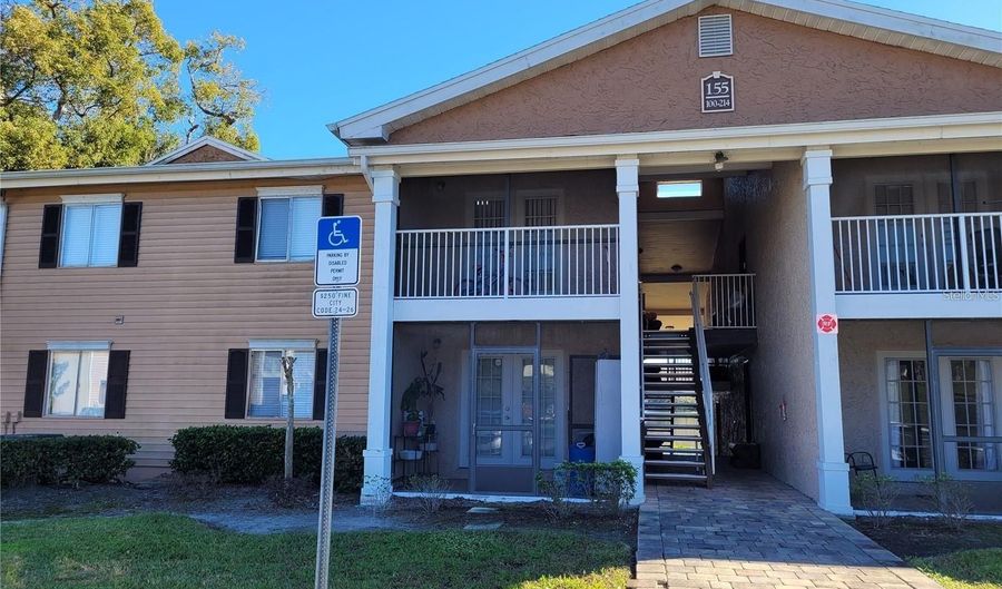 155 N PEARL LAKE Cswy 200, Altamonte Springs, FL 32714 - 2 Beds, 2 Bath