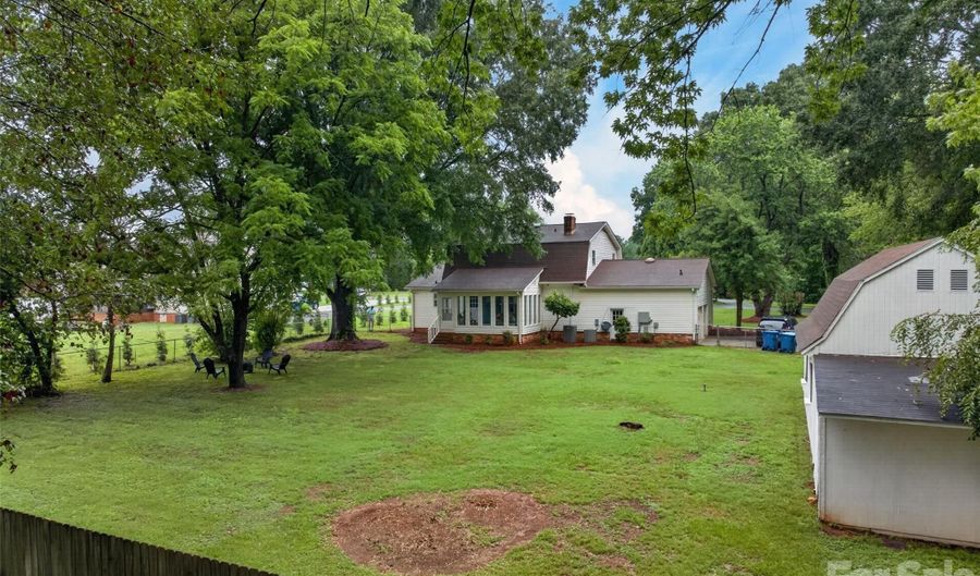 140 Raintree Rd, Advance, NC 27006 - 4 Beds, 4 Bath