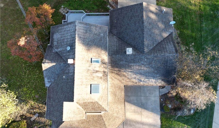 352 Wyndclift Pl, Austintown, OH 44515 - 3 Beds, 4 Bath