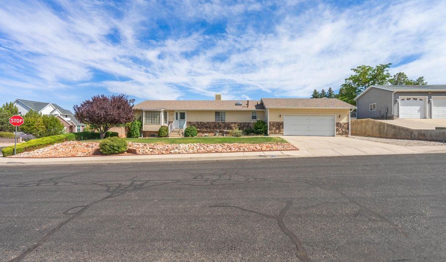 2205 N Bandtail Cir, Cedar City, UT 84721 - 4 Beds, 3 Bath