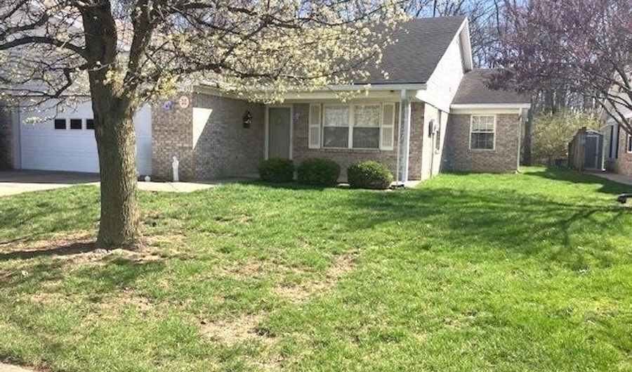 653 Moonglow Ln, Indianapolis, IN 46217 - 2 Beds, 2 Bath