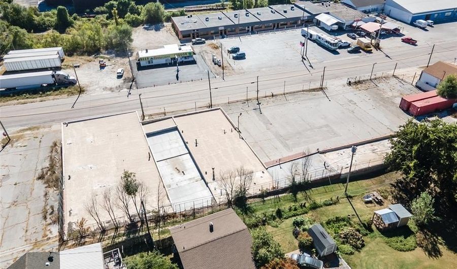 2726 E Broadway, Alton, IL 62002 - 0 Beds, 0 Bath