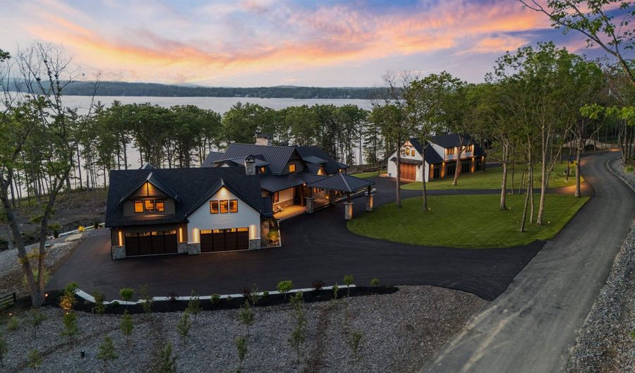100 Knotty Way, Belmont, NH 03220 - 5 Beds, 8 Bath