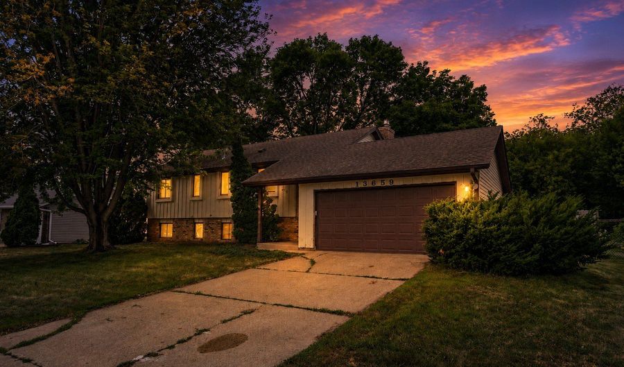 13659 Ferris Ave, Apple Valley, MN 55124 - 5 Beds, 2 Bath