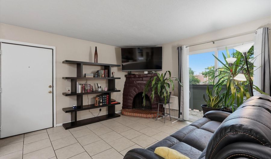 259 La Vida Nueva Del Oeste SW, Albuquerque, NM 87105 - 2 Beds, 1 Bath