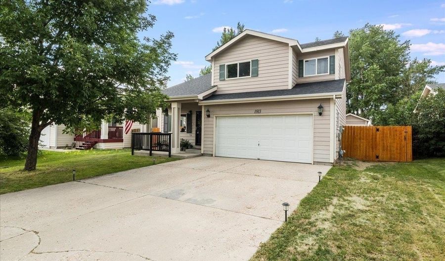 1913 PRAIRIE DOG Dr, Cheyenne, WY 82009 - 5 Beds, 5 Bath
