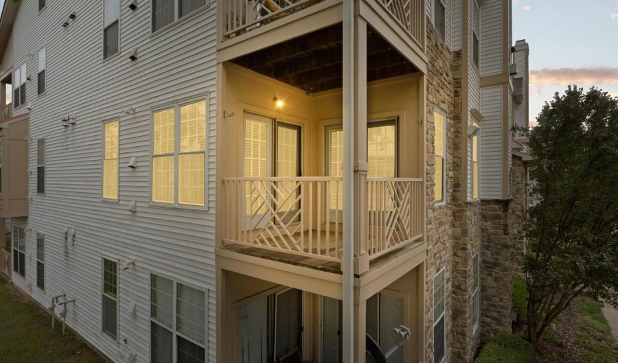 5947 FOUNDERS HILL Dr 201, Alexandria, VA 22310 - 2 Beds, 2 Bath