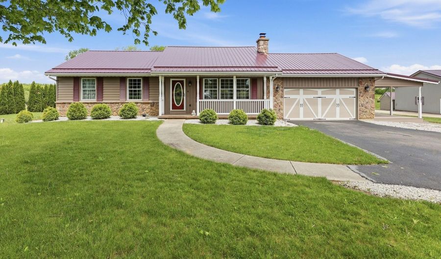 5018 Morse Rd, Alexandria, OH 43001 - 4 Beds, 4 Bath
