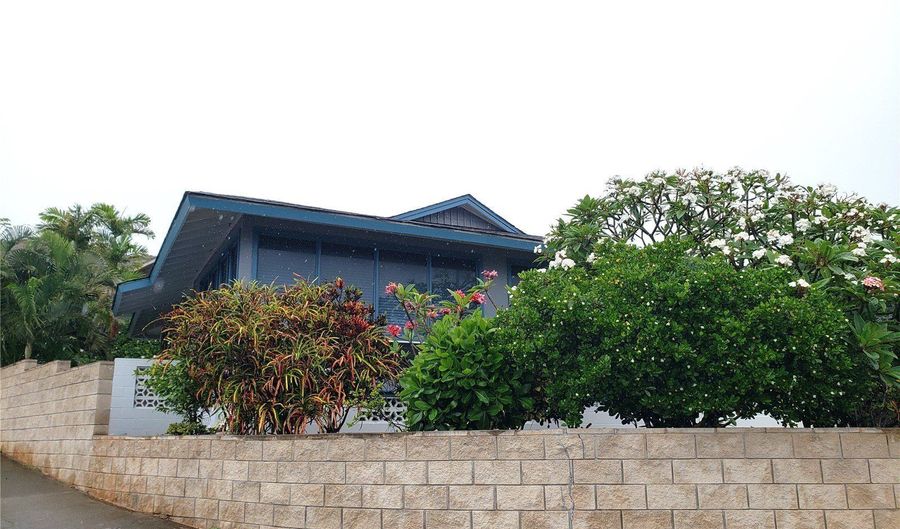 3403 Ala Ilima St, Honolulu, HI 96818 - 4 Beds, 3 Bath