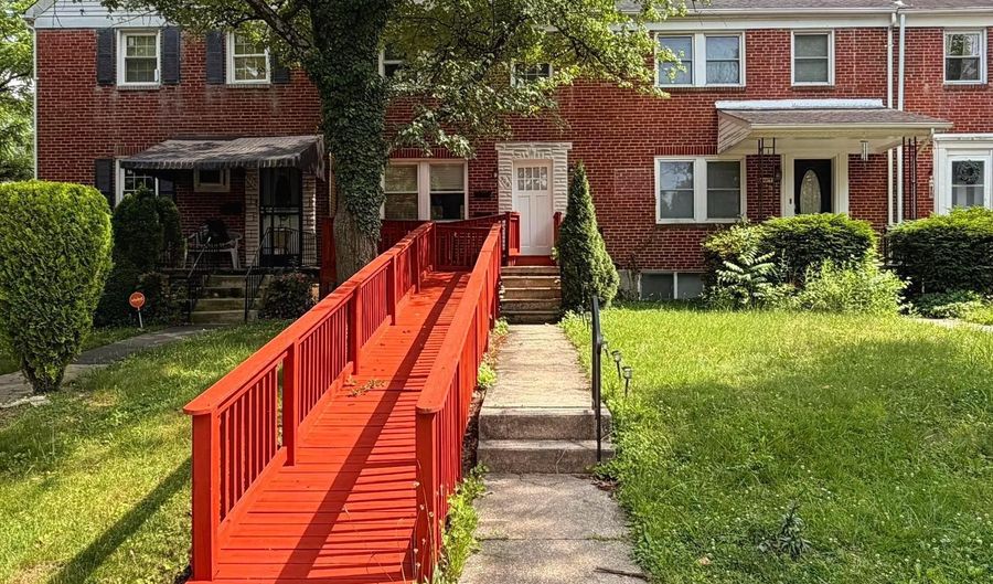909 E LAKE Ave 2, Baltimore, MD 21212 - 2 Beds, 1 Bath