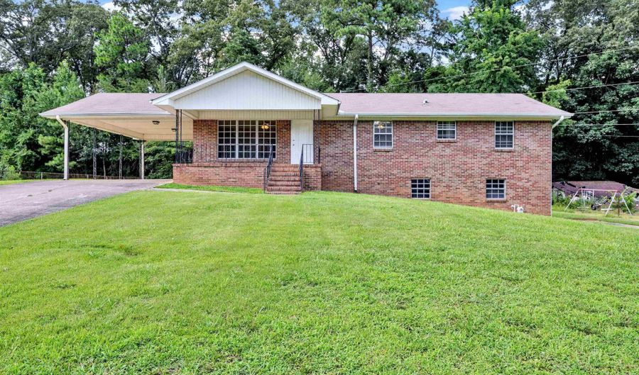 607 GREEN Blvd, Adamsville, AL 35005 - 3 Beds, 2 Bath