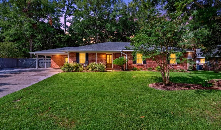 514 Sunset Dr, Bay St. Louis, MS 39520 - 3 Beds, 2 Bath