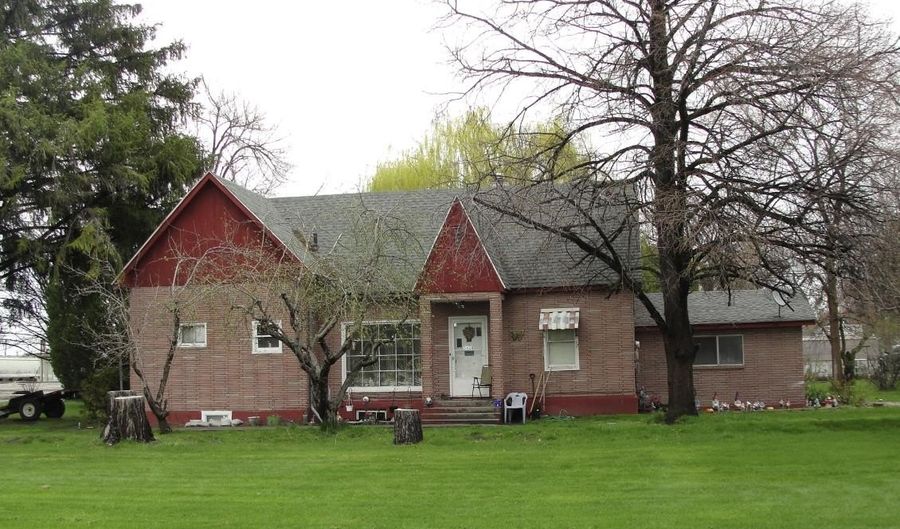 362 SE Main St, Blackfoot, ID 83221 - 4 Beds, 3 Bath