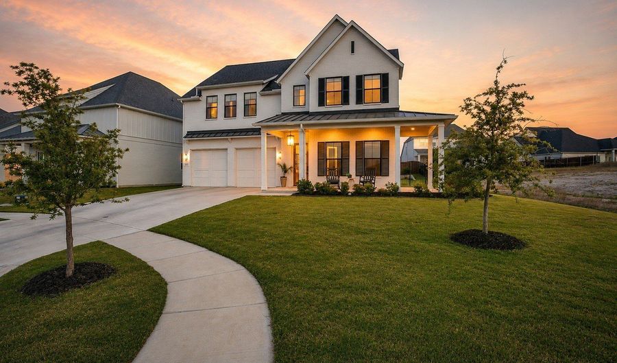 417 Kestrel Ct, Aledo, TX 76008 - 4 Beds, 4 Bath