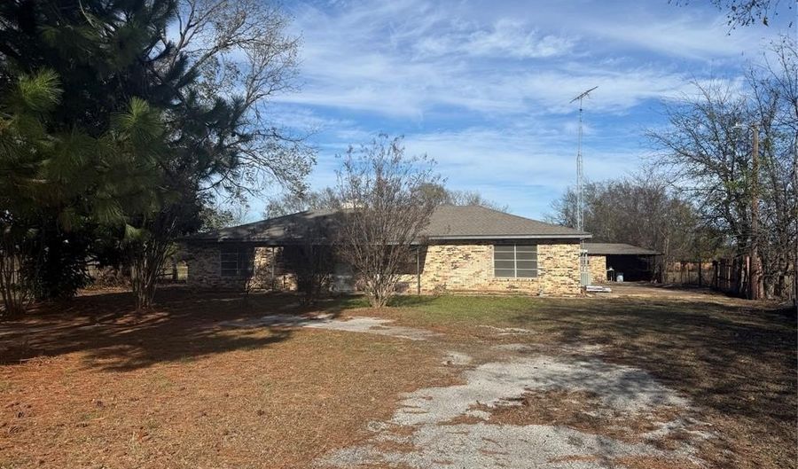 5203 E Highway 69, Alba, TX 75410 - 3 Beds, 2 Bath