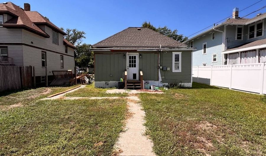621 Emerson Ave, Alliance, NE 69301 - 3 Beds, 1 Bath