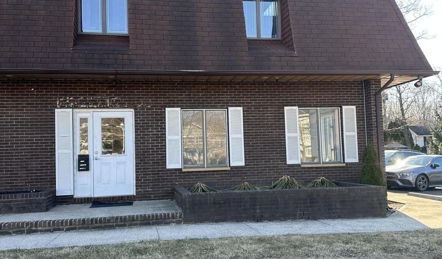 77 Memorial Pkwy 3, Atlantic Highlands, NJ 07716 - 2 Beds, 1 Bath