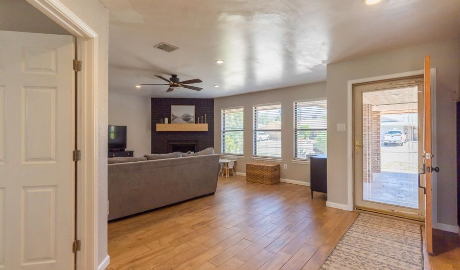 761 Candlewood, Alamogordo, NM 88310 - 3 Beds, 2 Bath