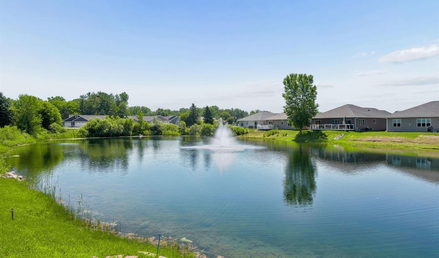 5078 N MILKWEED Trl, Appleton, WI 54913 - 3 Beds, 3 Bath