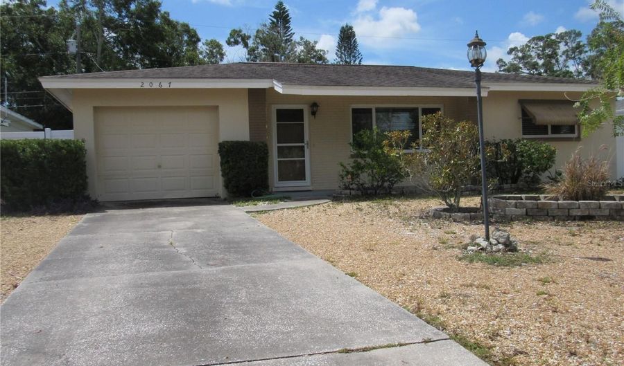 2067 TIMBER Ln, Clearwater, FL 33763 - 2 Beds, 1 Bath