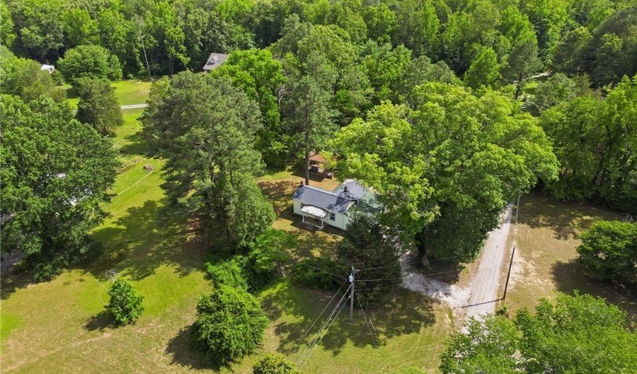 12456 Leonard Ln, Ashland, VA 23005 - 2 Beds, 1 Bath