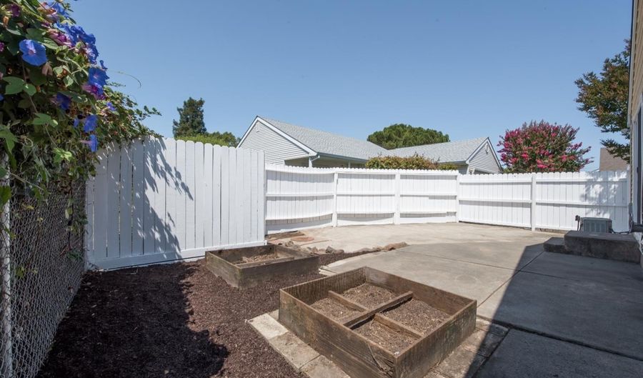 1747 Eardley Ave, Santa Rosa, CA 95401 - 2 Beds, 2 Bath