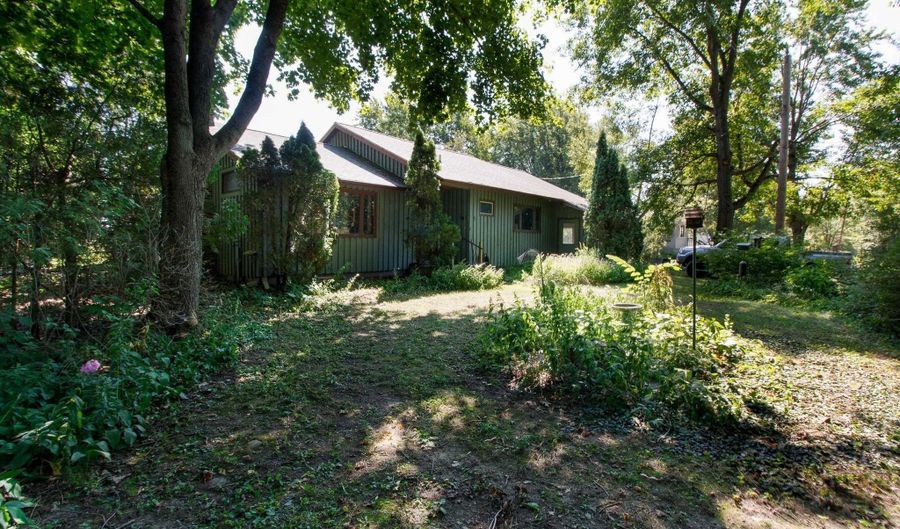 915 Fiske Rd, Alburgh, VT 05440 - 2 Beds, 3 Bath