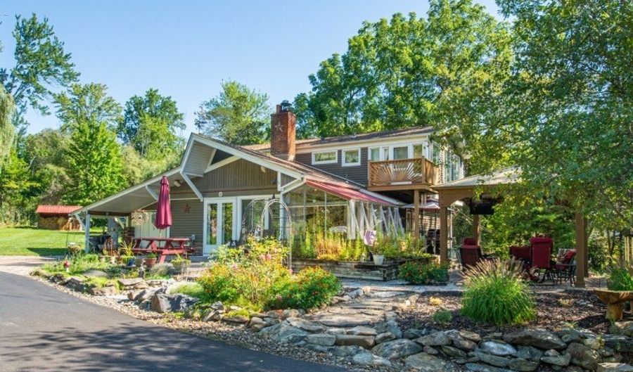 6 Baker Rd, Alloway, NJ 07461 - 4 Beds, 2 Bath