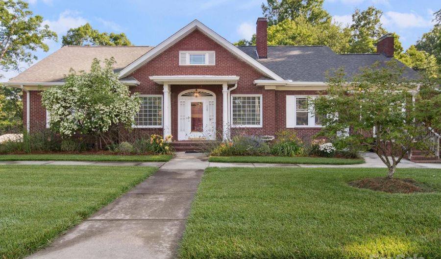 729 Montgomery Ave, Albemarle, NC 28001 - 3 Beds, 3 Bath