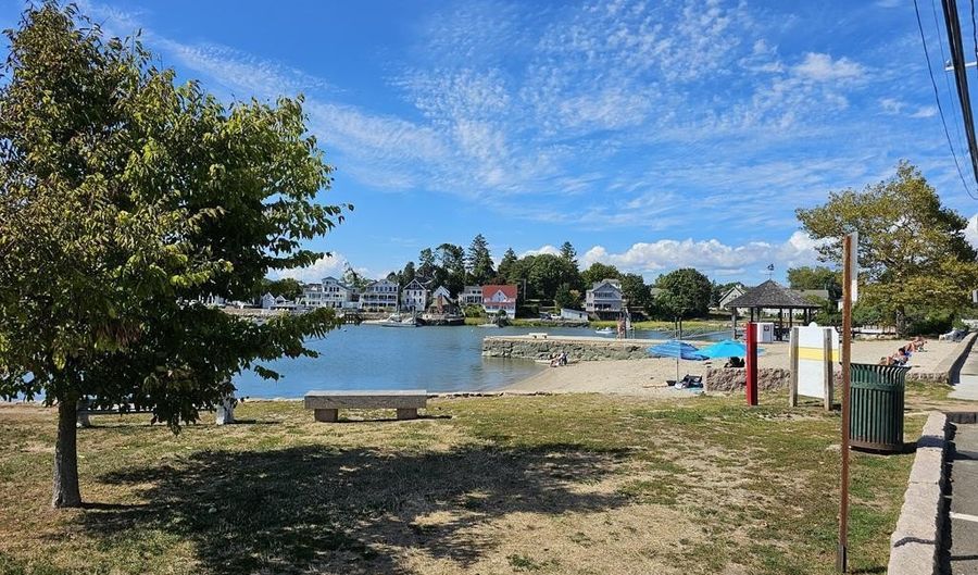 698 Leetes Island Rd, Branford, CT 06405 - 3 Beds, 2 Bath