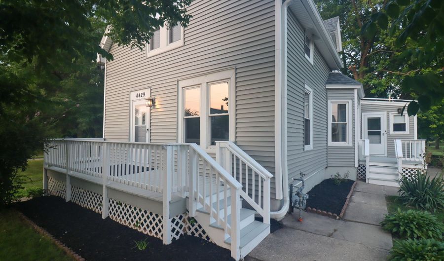 4429 17th Ave, Kenosha, WI 53140 - 4 Beds, 2 Bath