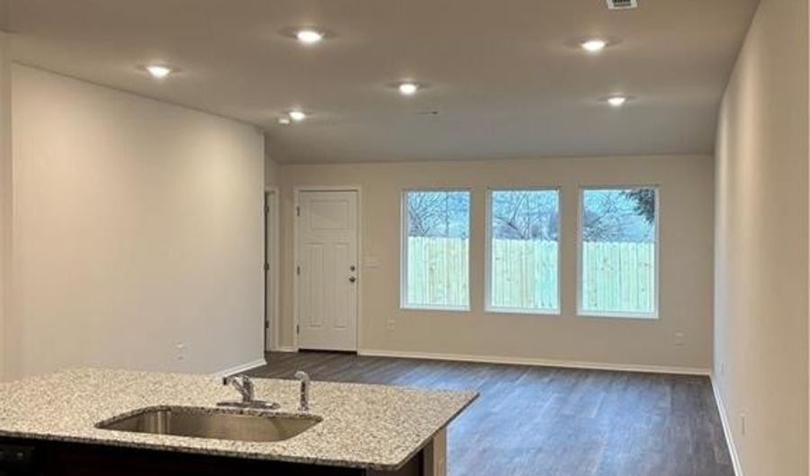 206 NW 67th Ave, Bentonville, AR 72713 - 4 Beds, 2 Bath