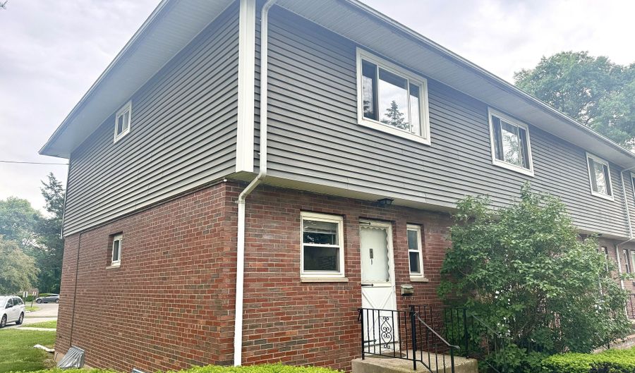 227 Wintonbury Ave 1, Bloomfield, CT 06002 - 2 Beds, 2 Bath