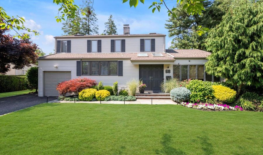 68 Argyle Rd, Albertson, NY 11507 - 3 Beds, 3 Bath