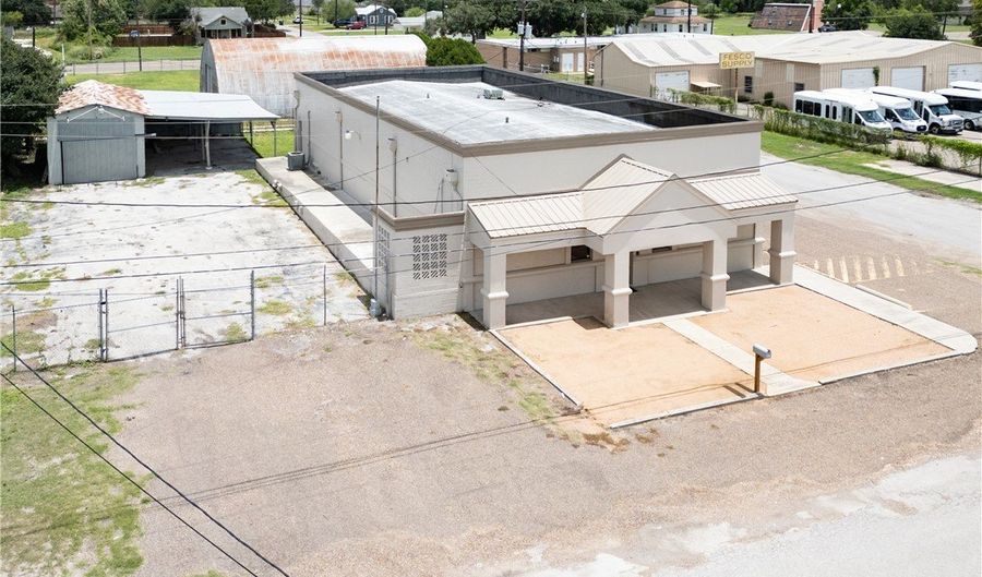 401 W 2nd St, Alice, TX 78332 - 0 Beds, 0 Bath