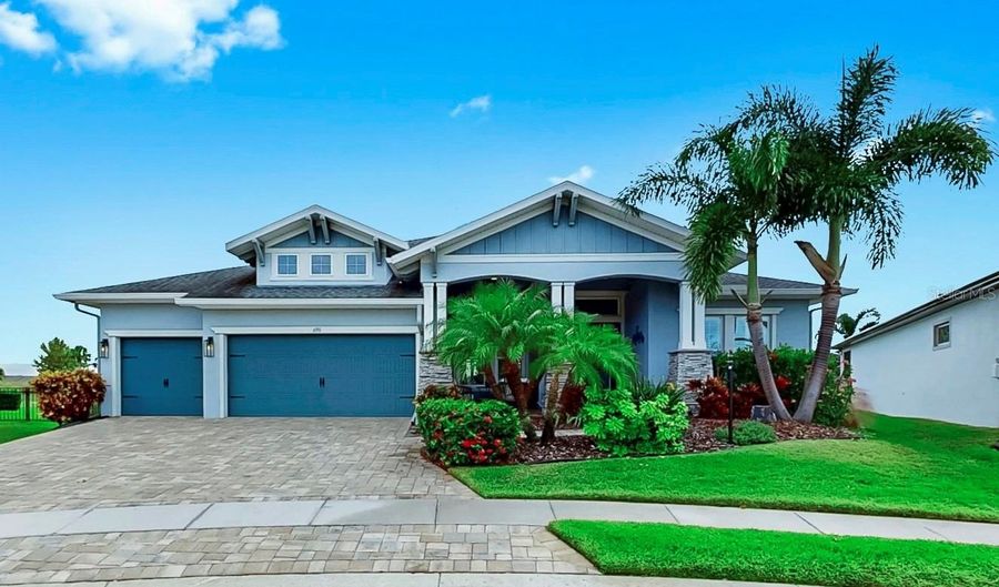 6951 CRESTPOINT Dr, Apollo Beach, FL 33572 - 4 Beds, 3 Bath