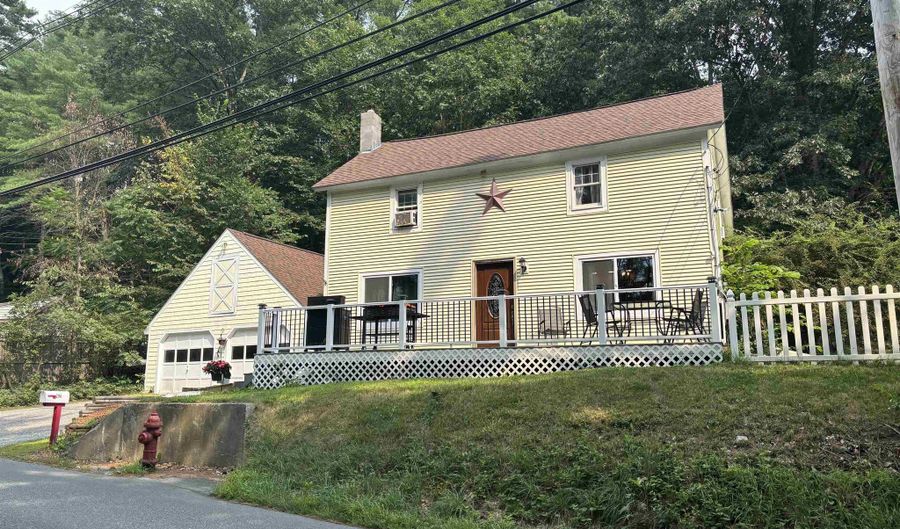 296 Sullivan St, Charlestown, NH 03603 - 3 Beds, 1 Bath