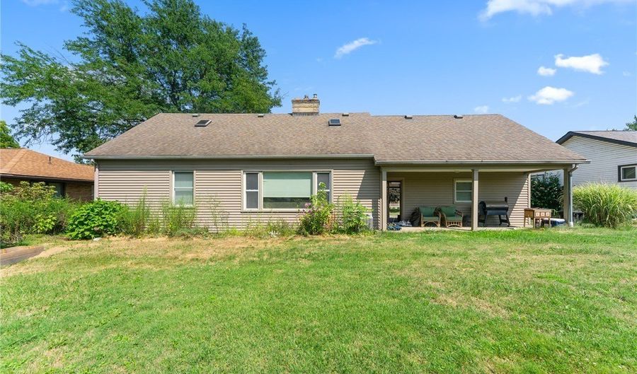 210 S Beverly Ave, Austintown, OH 44515 - 3 Beds, 3 Bath