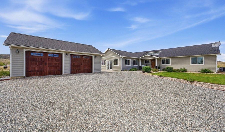 5222 W County Road 6, Berthoud, CO 80513 - 5 Beds, 3 Bath