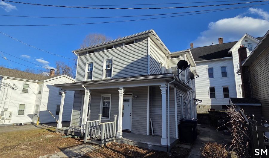 126 Tremont St A, Ansonia, CT 06401 - 2 Beds, 1 Bath