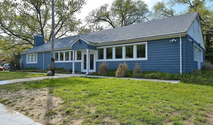 1247 HILLTOP Dr, Annapolis, MD 21409 - 3 Beds, 3 Bath