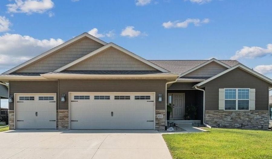 835 Prairie St, North Liberty, IA 52317 - 4 Beds, 3 Bath