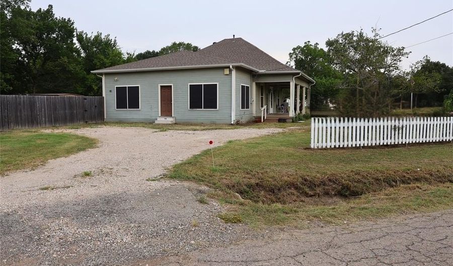 210 Hopkins, Alba, TX 75410 - 3 Beds, 2 Bath