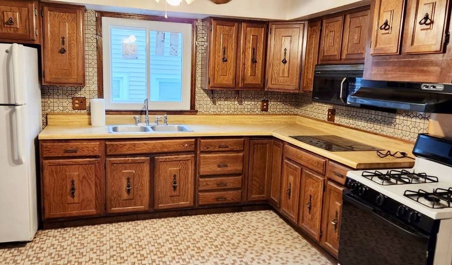 16 Mc Clellan Ave 1, Amsterdam, NY 12010 - 2 Beds, 1 Bath
