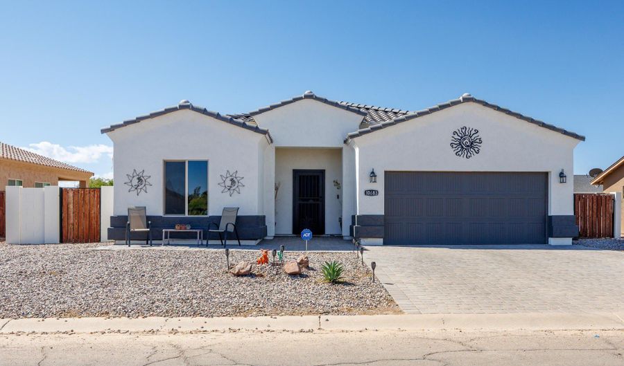 10683 W BUENA VISTA Dr, Arizona City, AZ 85123 - 3 Beds, 2 Bath