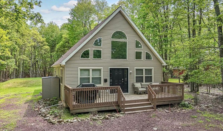 186 BRIER CREST Rd, Blakeslee, PA 18610 - 3 Beds, 2 Bath