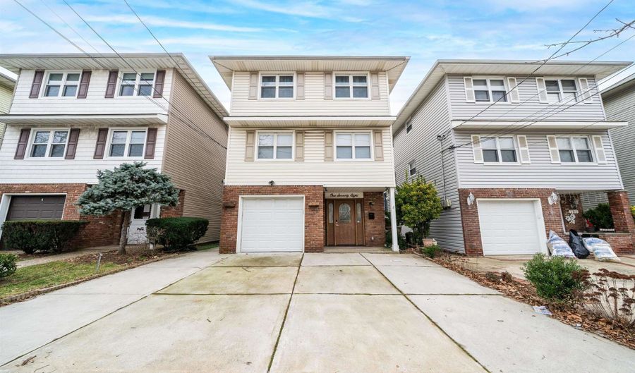 178 W 17TH St Unit 1, Bayonne, NJ 07030 - 3 Beds, 2 Bath