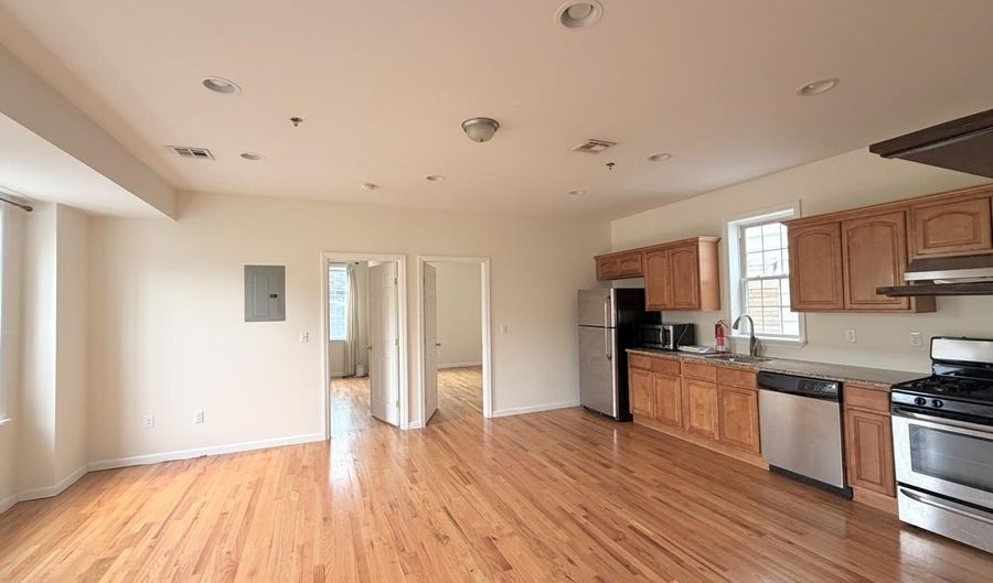 687 AVENUE A #201, Bayonne, NJ 07002 - 2 Beds, 1 Bath