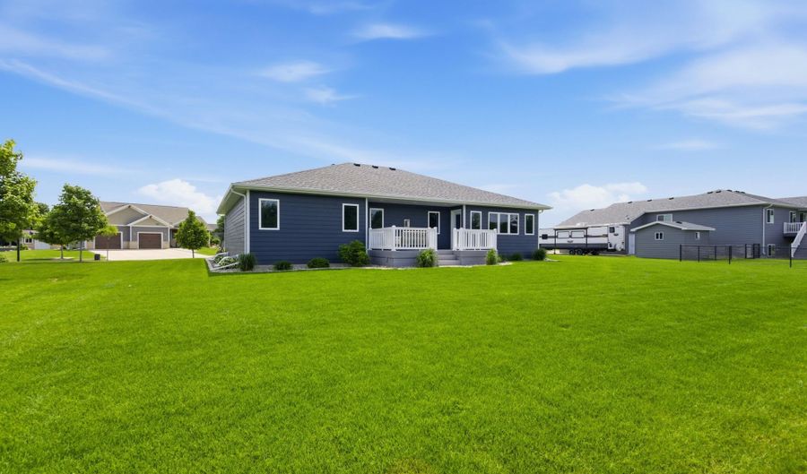1209 Kettering Dr, Aberdeen, SD 57401 - 5 Beds, 4 Bath